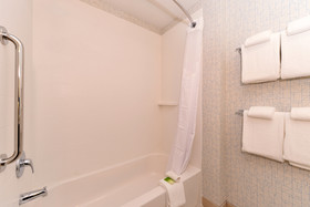 Holiday Inn Express & Suites Salem