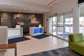 Holiday Inn Express & Suites Salem
