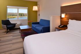 Holiday Inn Express & Suites Salem