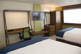 Holiday Inn Express & Suites Salem