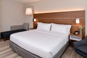 Holiday Inn Express & Suites Salem