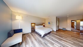 Holiday Inn Express Suites Chicago Schaumburg an IHG Hotel