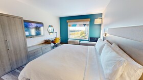 Holiday Inn Express Suites Chicago Schaumburg an IHG Hotel
