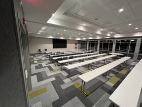 Holiday Inn Express Suites Chicago Schaumburg an IHG Hotel