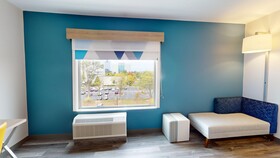 Holiday Inn Express Suites Chicago Schaumburg an IHG Hotel