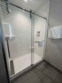 Holiday Inn Express Suites Chicago Schaumburg an IHG Hotel