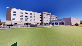 Holiday Inn Express Suites Chicago Schaumburg an IHG Hotel