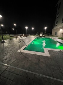 Holiday Inn Express Suites Chicago Schaumburg an IHG Hotel