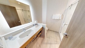 Holiday Inn Express Suites Chicago Schaumburg an IHG Hotel