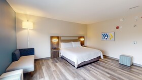 Holiday Inn Express Suites Chicago Schaumburg an IHG Hotel