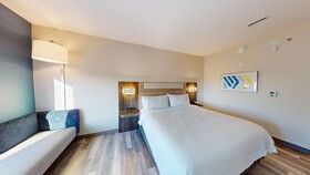 Holiday Inn Express Suites Chicago Schaumburg an IHG Hotel