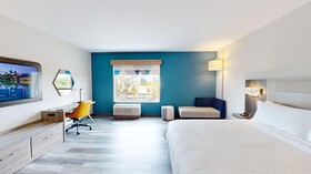 Holiday Inn Express Suites Chicago Schaumburg an IHG Hotel