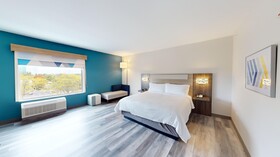 Holiday Inn Express Suites Chicago Schaumburg an IHG Hotel