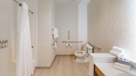 Holiday Inn Express Suites Chicago Schaumburg an IHG Hotel
