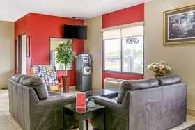 Econo Lodge Shorewood