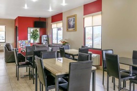 Econo Lodge Shorewood