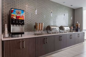 La Quinta Inn & Suites by Wyndham Shorewood