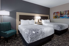 La Quinta Inn & Suites by Wyndham Shorewood