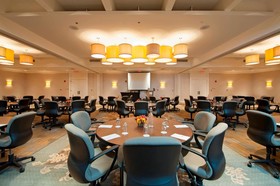 DoubleTree by Hilton Hotel Chicago North Shore Conference Centre