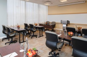 DoubleTree by Hilton Hotel Chicago North Shore Conference Centre