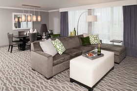 DoubleTree by Hilton Hotel Chicago North Shore Conference Centre