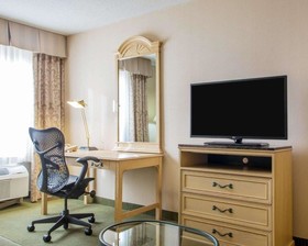 La Quinta Inn & Suites By Wyndham South Holland