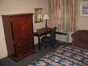 Super 8 by Wyndham South Holland