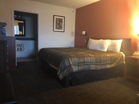 Route 66 Hotel And Conference Center
