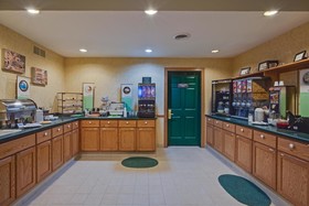 Country Inn & Suites by Radisson, Stockton, IL