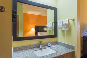Rock Island Inn & Suites