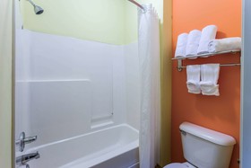 Rock Island Inn & Suites