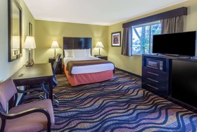 Rock Island Inn & Suites