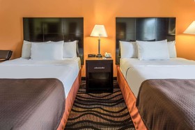 Rock Island Inn & Suites