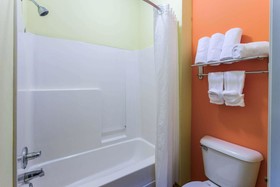 Rock Island Inn & Suites