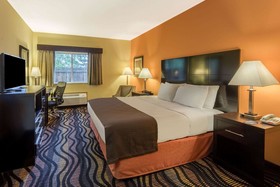 Rock Island Inn & Suites