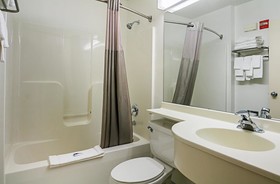 Motel 6 Sycamore