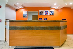 Motel 6 Sycamore