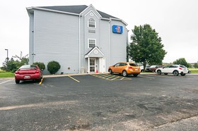 Motel 6 Sycamore