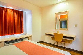 Motel 6 Sycamore
