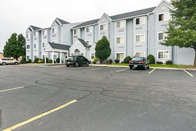 Motel 6 Sycamore