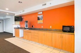 Motel 6 Sycamore