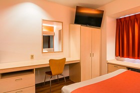 Motel 6 Sycamore