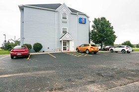 Motel 6 Sycamore