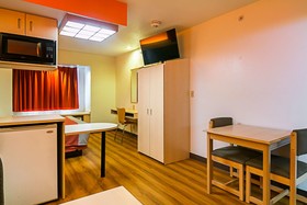 Motel 6 Sycamore