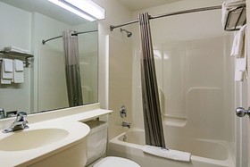 Motel 6 Sycamore