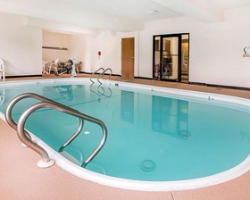 Comfort Inn & Suites Near Tinley Park Amphitheater