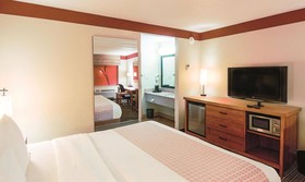 La Quinta Inn & Suites by Wyndham Chicago Tinley Park
