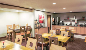 La Quinta Inn & Suites by Wyndham Chicago Tinley Park