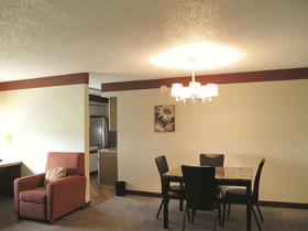 La Quinta Inn & Suites by Wyndham Chicago Tinley Park