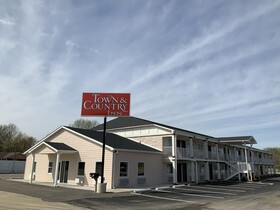 Days Inn by Wyndham Troy IL